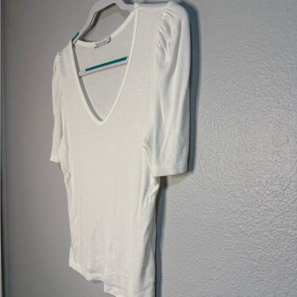 Michael Stars White Ribbed Knit Short Sleeve V Neck Fitted Tee - Picture 3 of 5